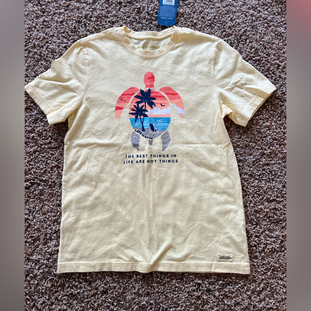 NWT Life is Good Men’s Crusher tshirt size medium